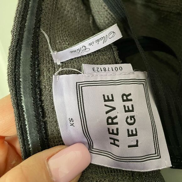 Hervé Leger
Shadow Grey Simone Sequined Strapless Bandage Cocktail Dress… - Picture 10 of 13